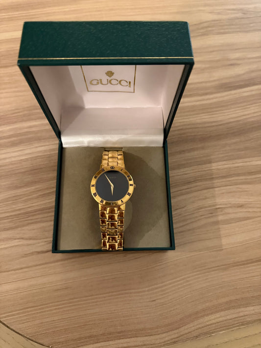 VINTAGE GUCCI 3300.2.M SWISS QUARTZ WRISTWATCH GOLD TONE BOX RUNNING