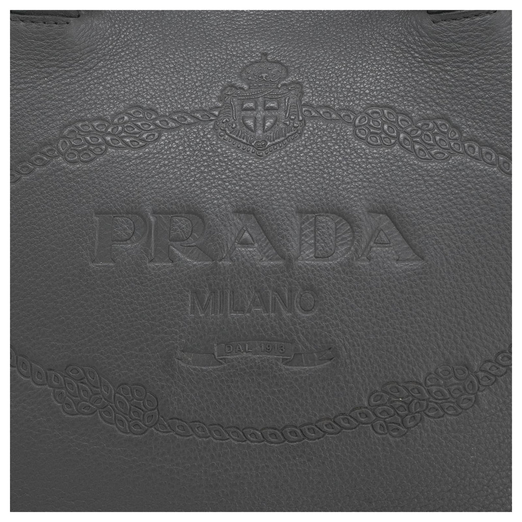 Authentic Prada
Vitello Daino Leather Tote