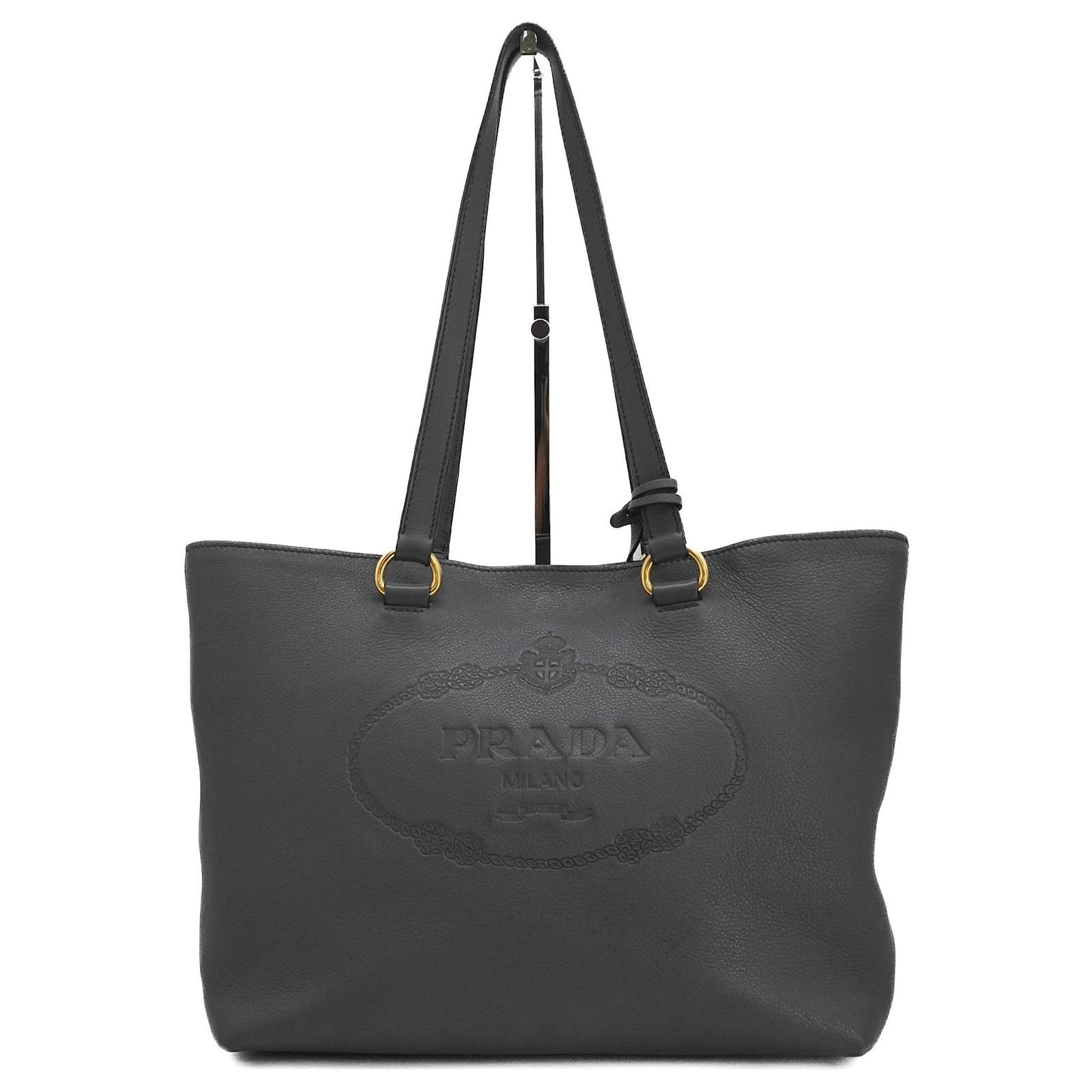 Authentic Prada
Vitello Daino Leather Tote