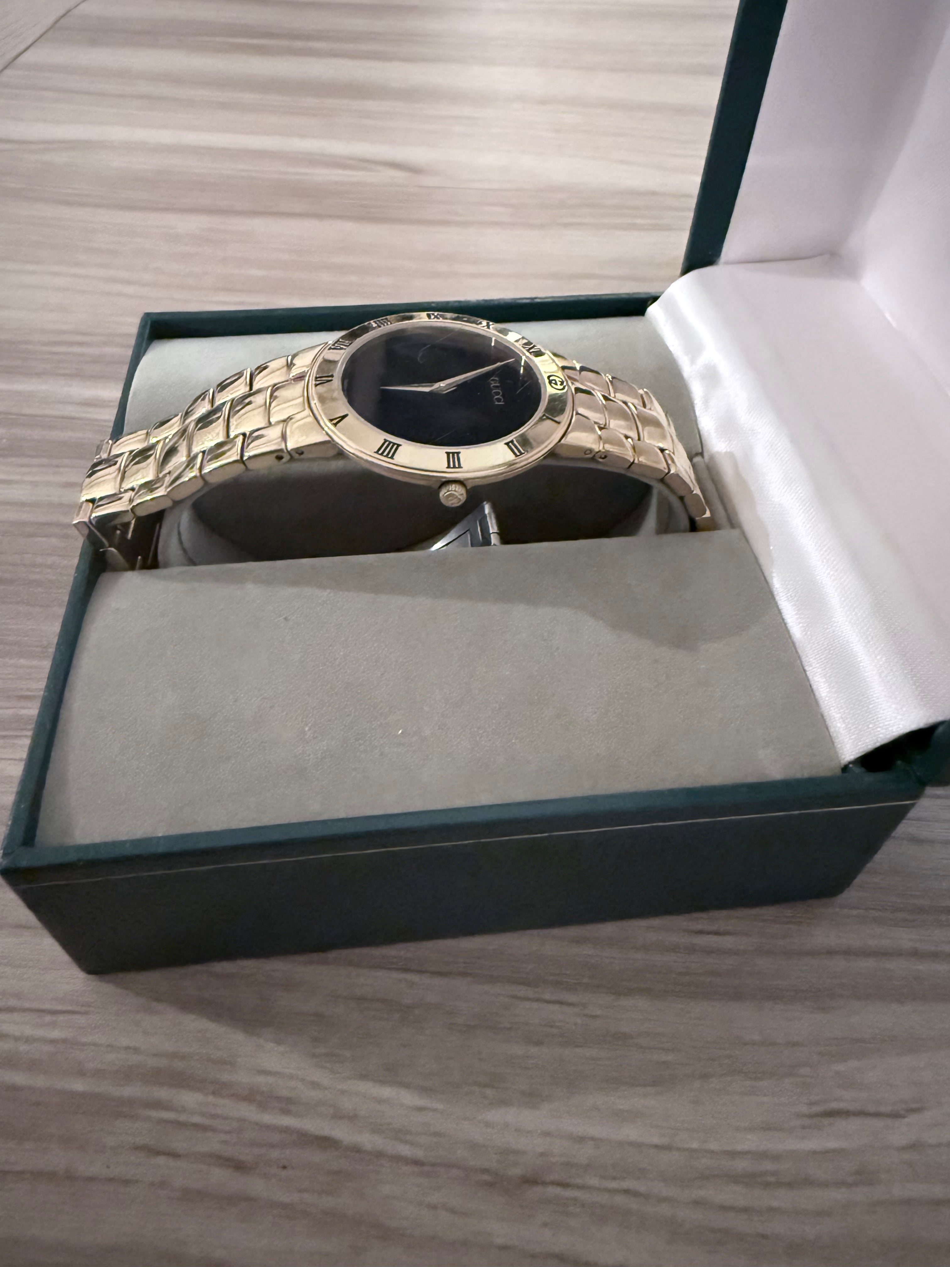 VINTAGE GUCCI 3300.2.M SWISS QUARTZ WRISTWATCH GOLD TONE BOX RUNNING