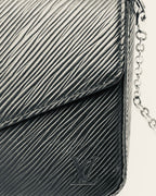 LOUIS VUITTON LV Pochette Félicie in Black,
EPI leather With a Silver-Tone Chain Strap