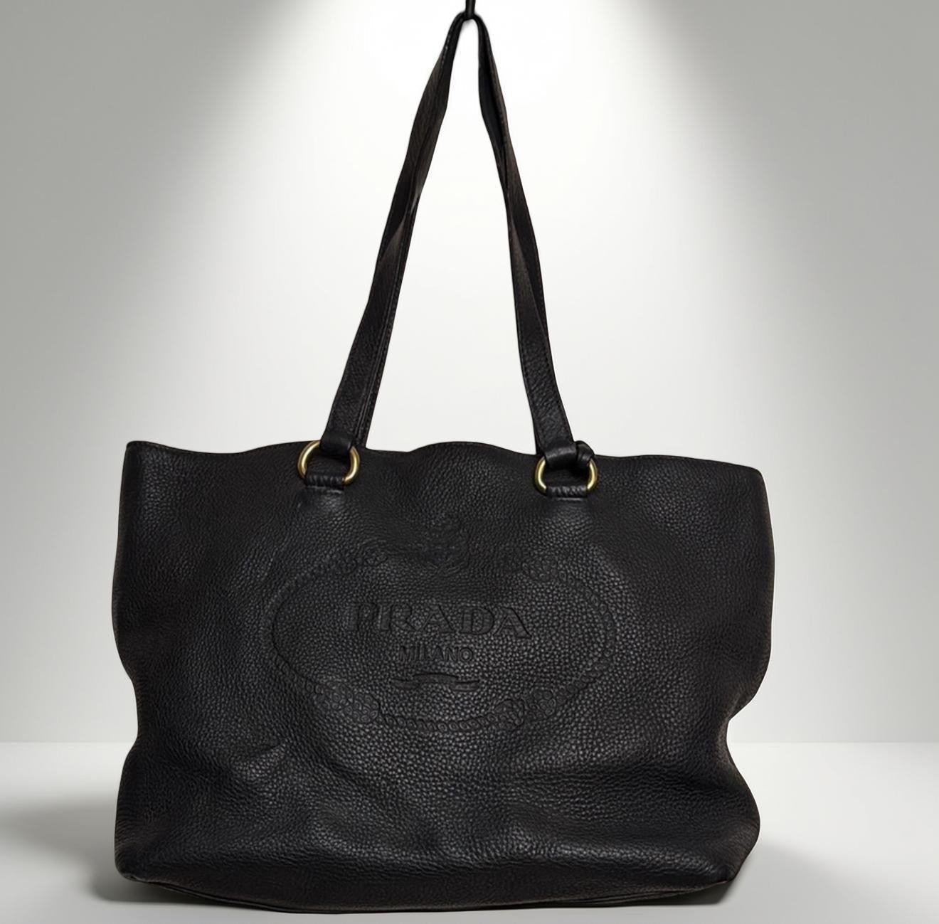 Authentic Prada
Vitello Daino Leather Tote