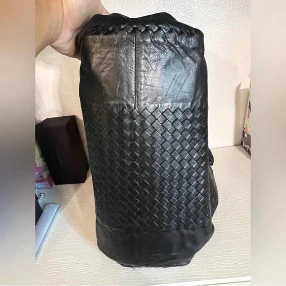 BOTTEGA VENETA Black Intrecciato Woven Calf Leather Top Handle Bag